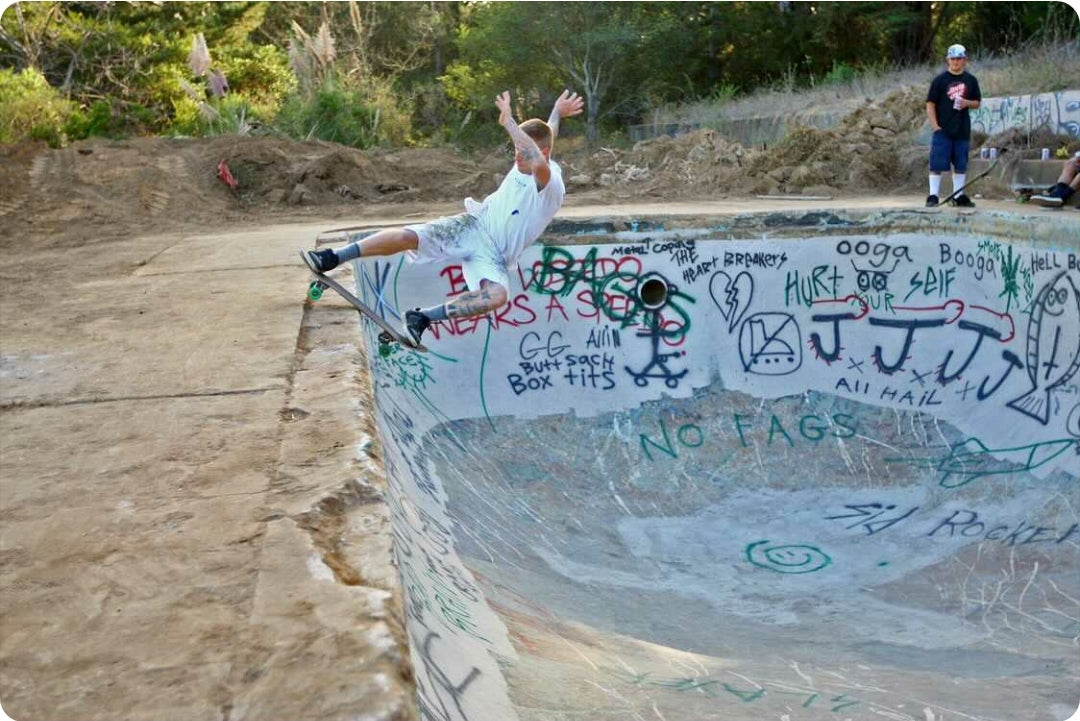 Team Rider Jesse Gullings in Tight Bowl Action🤘